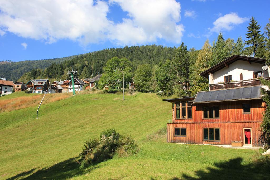 Haus Sigrid Apartamento Bad Kleinkirchheim Exterior foto
